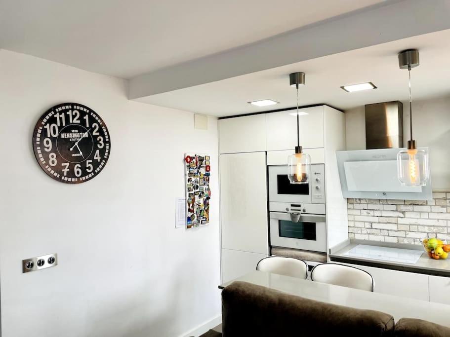 Nuevo!! Lujo&confort. Parking Apartment