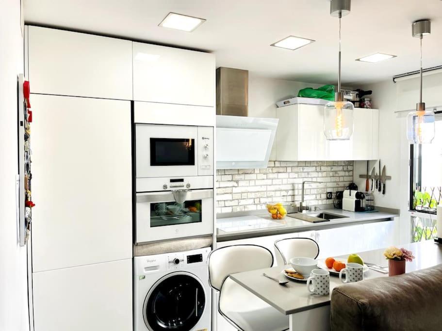 Apartment Nuevo!! Lujo&confort. Parking Seville